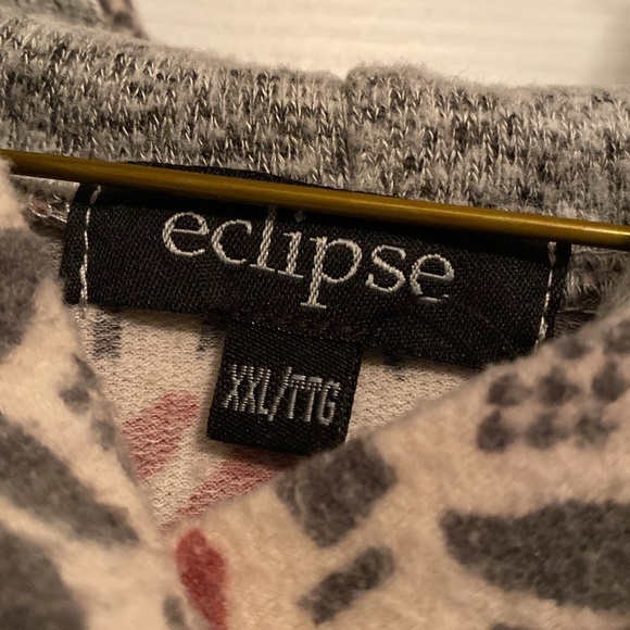 2.  Eclipse Fuzzy Hooded Top XXL - Picture 2 of 2